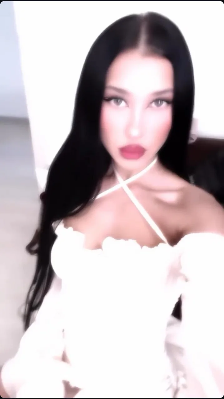 Elva photo 1 in Abu Dhabi: 24 years old, arab, regular, black hair, 169 cm, 65 kg, B bust