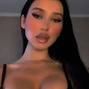 Elva photo 3 in Abu Dhabi: 24 years old, arab, regular, black hair, 169 cm, 65 kg, B bust