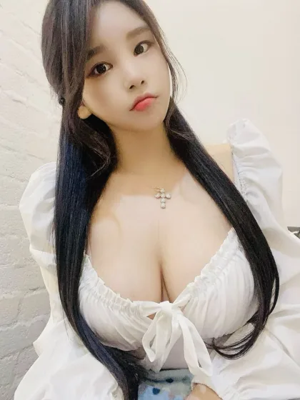 Ruby photo 2 in Dubai: 28 years old, slim, black hair, 169 cm, 50 kg, C bust