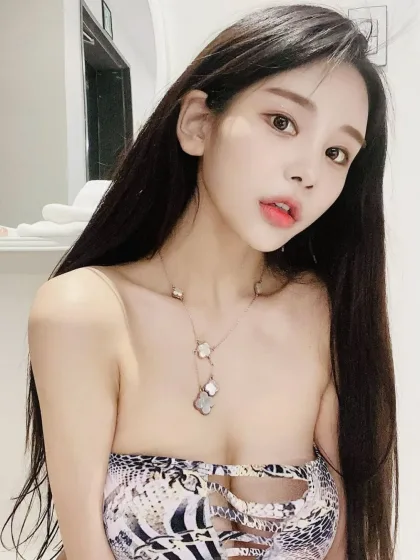 Ruby photo 3 in Dubai: 28 years old, slim, black hair, 169 cm, 50 kg, C bust