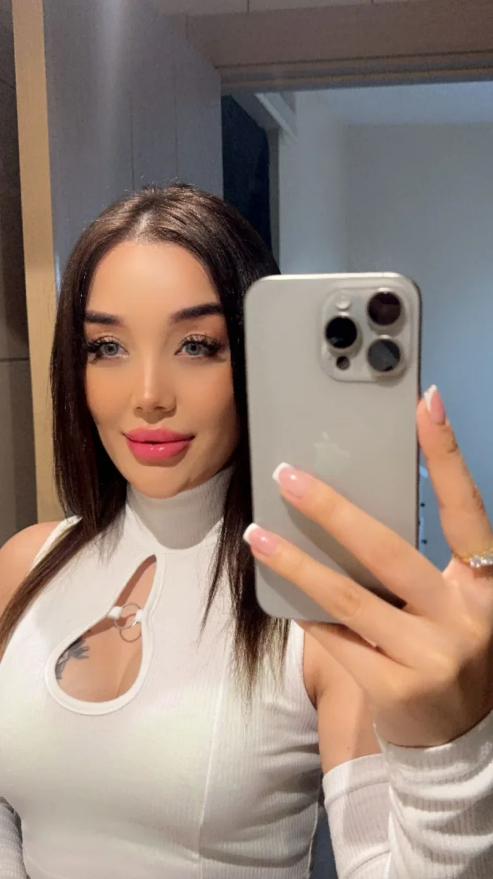Delpha photo 6 in Sharjah: 26 years old, arab, regular, brown hair, 170 cm, 50 kg, B bust