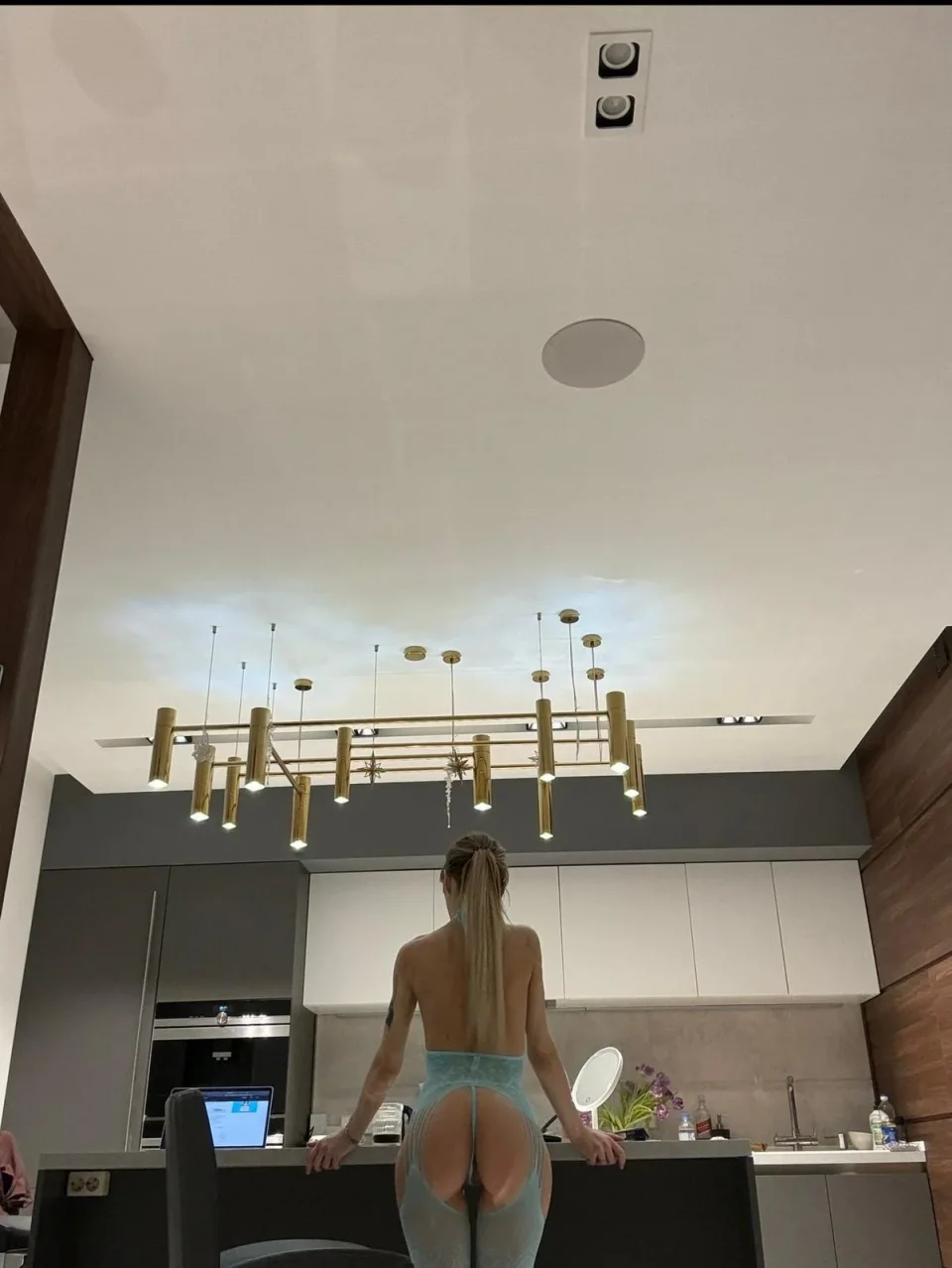 Camylle photo 6 in Dubai: 27 years old, slim, blonde hair, 173 cm, 47 kg, B bust