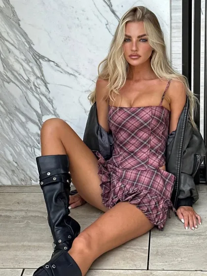 Kitty photo 5 in Sharjah: 20 years old, european, slim, blonde hair, 170 cm, 53 kg, C bust