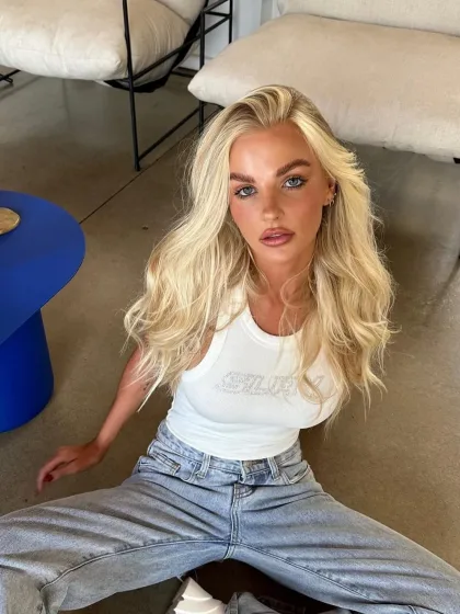 Kitty photo 6 in Sharjah: 20 years old, european, slim, blonde hair, 170 cm, 53 kg, C bust