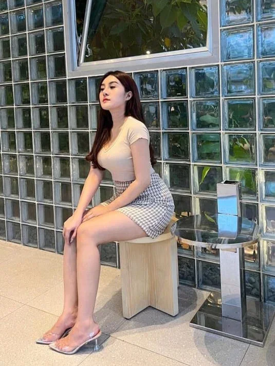 Catharine photo 5 in Abu Dhabi: 20 years old, slim, black hair, 164 cm, 49 kg, C bust