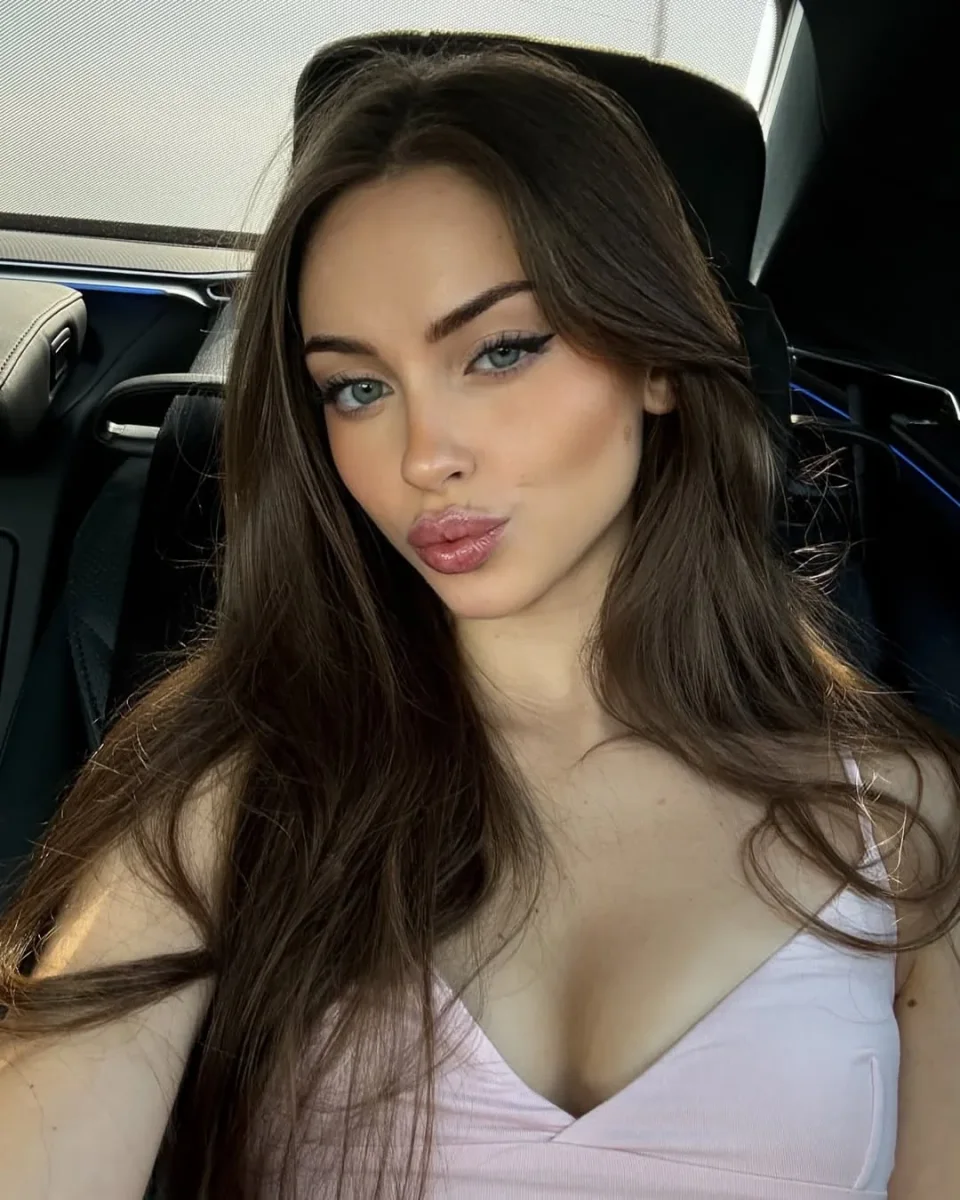 Клаудие фото 2 - Абу-Даби, 27 лет, стройная, шатенка, 168 см, 53 кг, грудь B