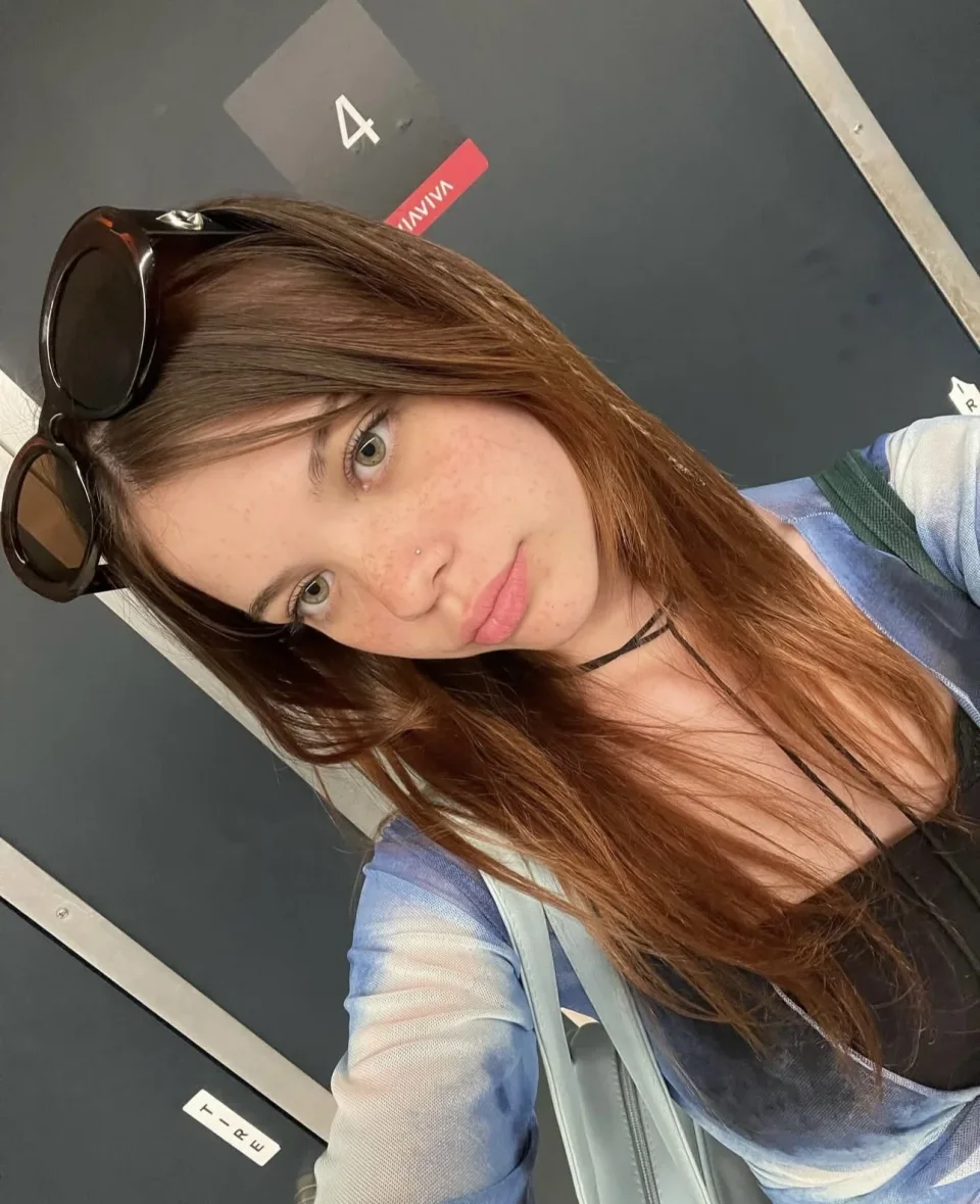 Noemie photo 1 in Dubai: 21 years old, european, slim, brown hair, 169 cm, 54 kg, B bust