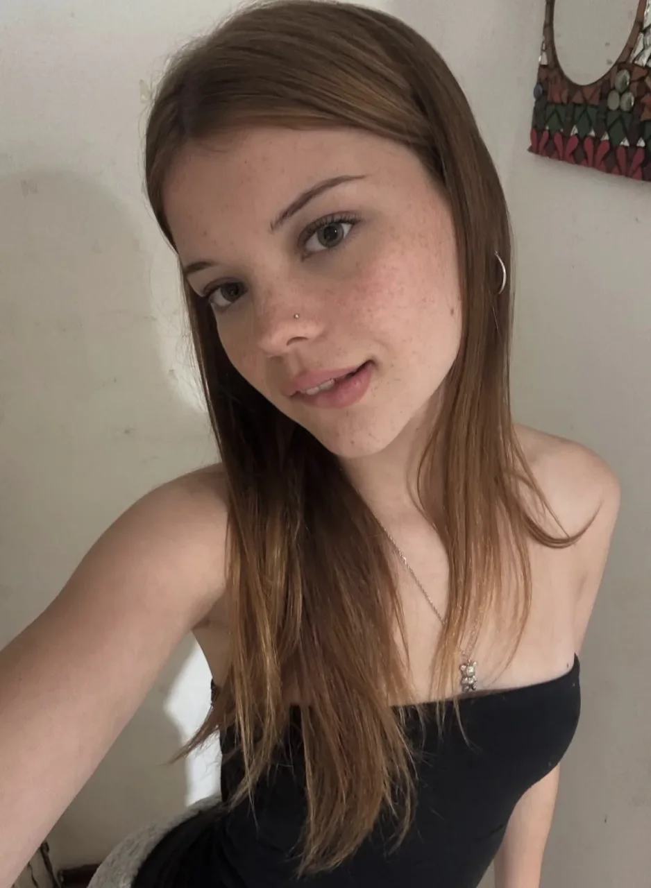 Noemie photo 3 in Dubai: 21 years old, european, slim, brown hair, 169 cm, 54 kg, B bust